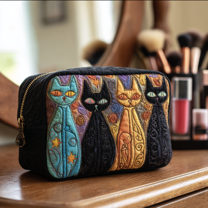 Gesteppte Kosmetiktasche mit träumender Katze NCU0DK10141
