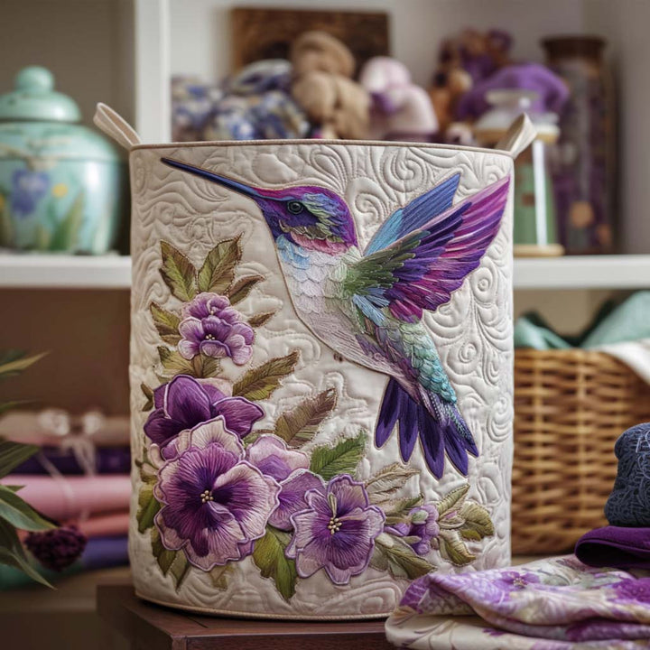 Gesteppter Wäschekorb – mit Kolibri und Blumen NCU0NNT1418